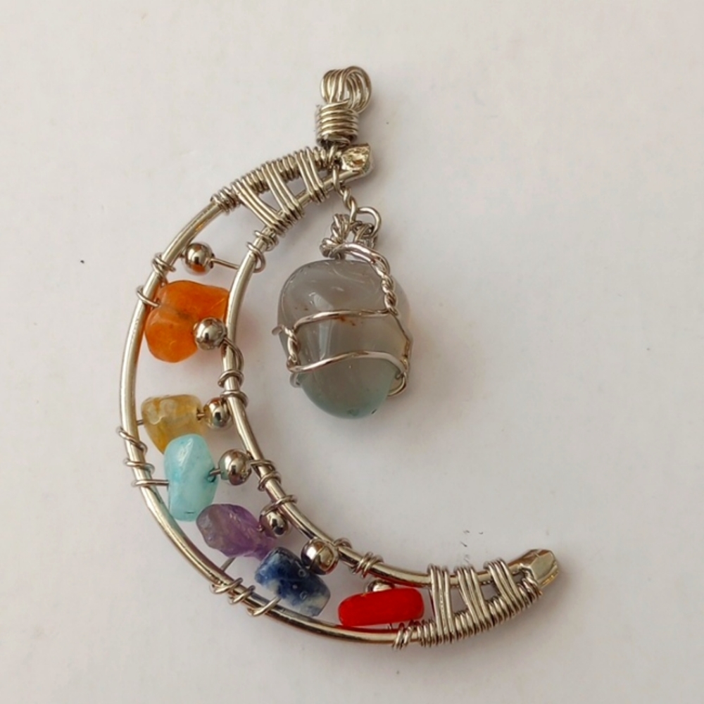 NWOT Wire wrapped Moon pendant for necklace.
